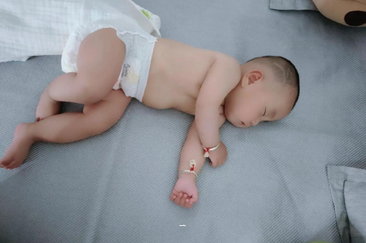 四平怀孕肚子撑的难受